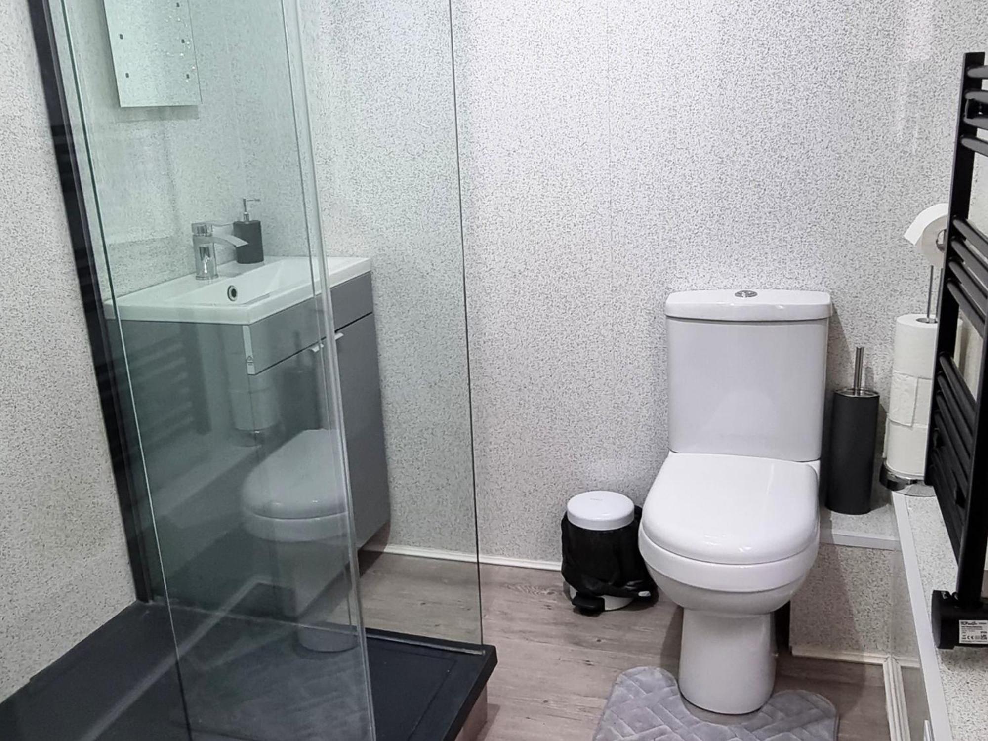 Luxury Family Apartment- Close To
