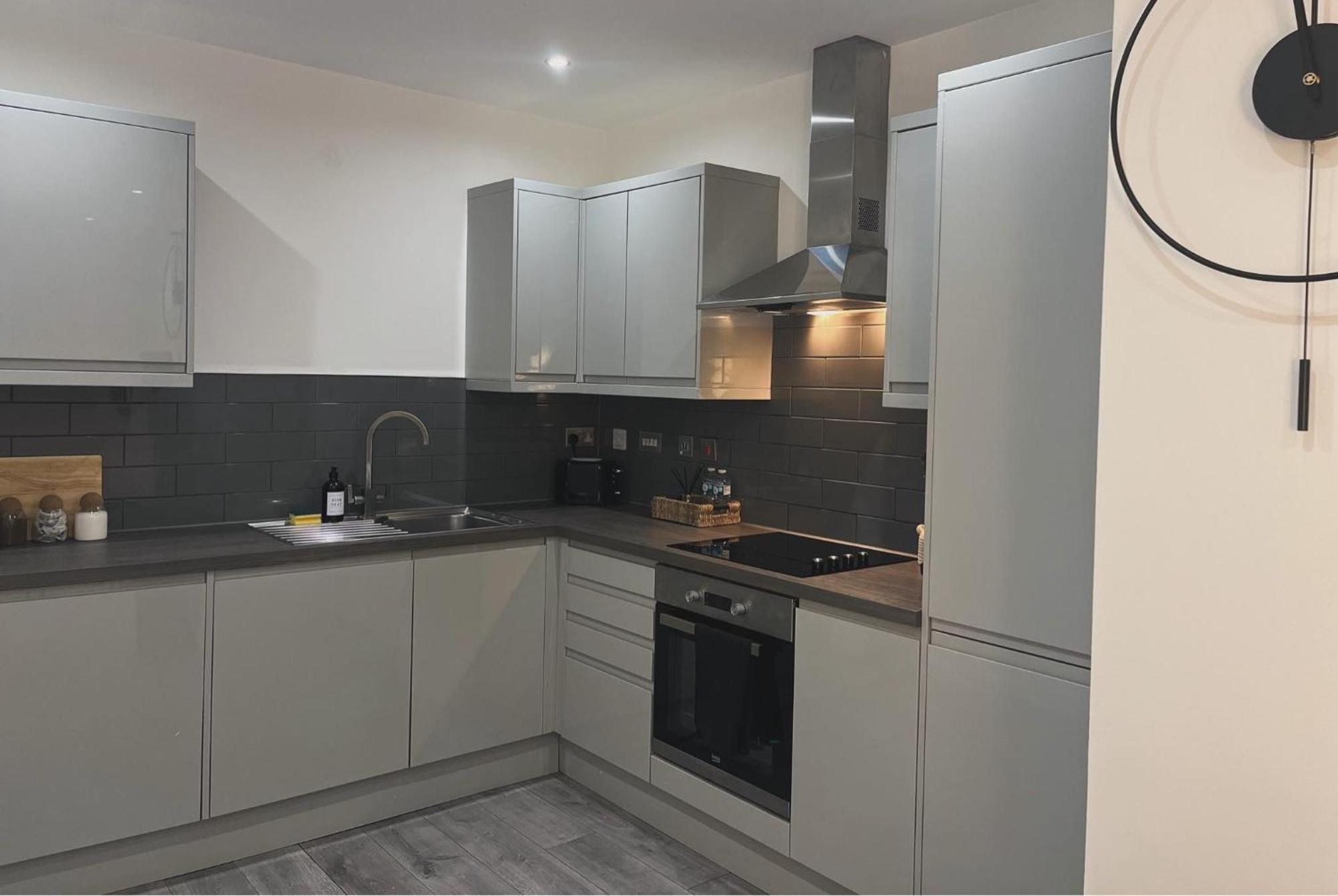 Cozy Central Double Suite - Free Gym!