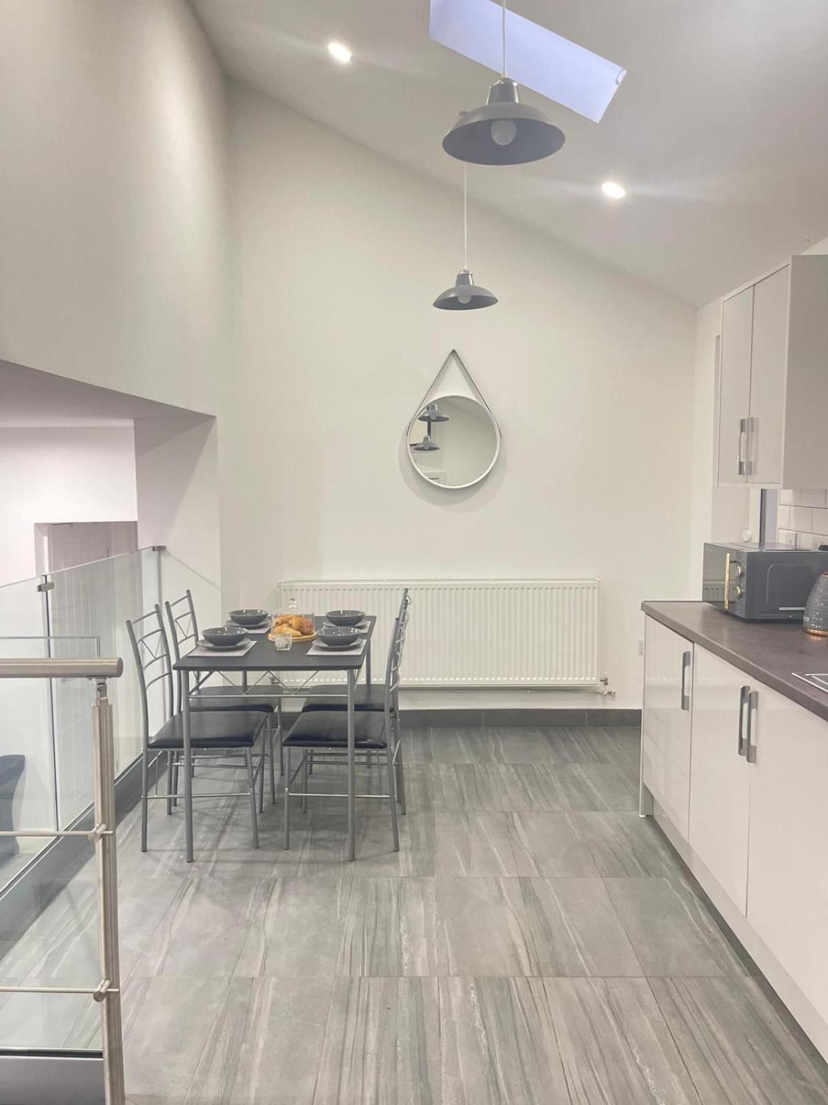 Apartment Private Two Bedroom Deluxe With Large Garden And Free Parking Leicester