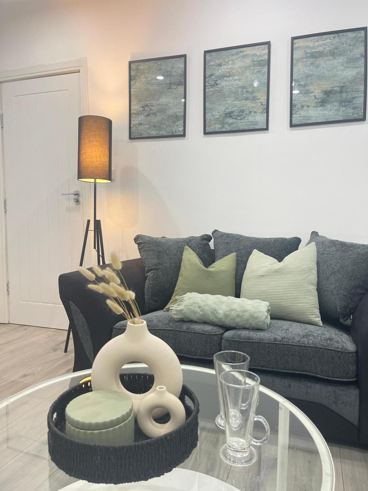 Apartment Private Two Bedroom Deluxe With Large Garden And Free Parking Leicester