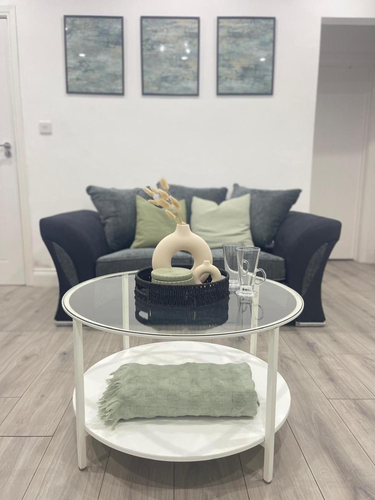 Apartment Private Two Bedroom Deluxe With Large Garden And Free Parking Leicester