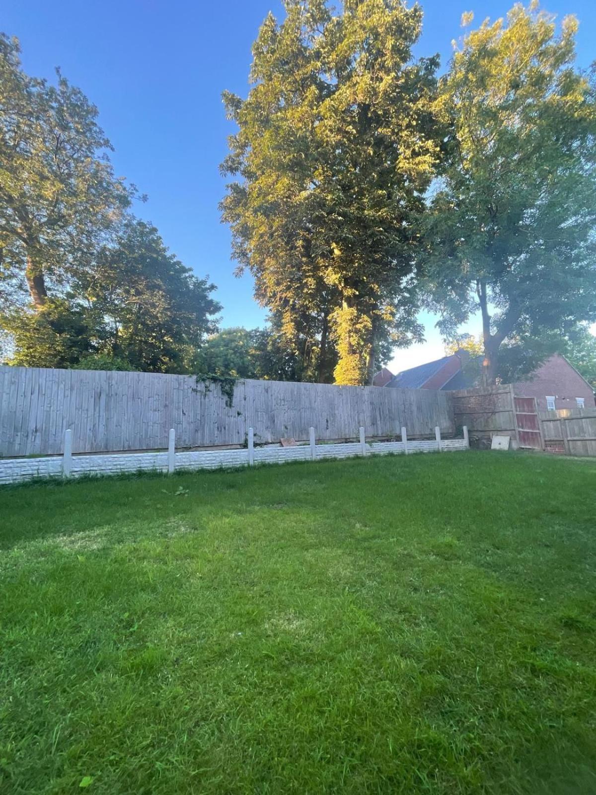 Private Two Bedroom Deluxe With Large Garden And Free Parking *