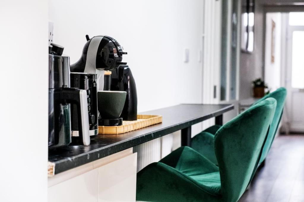 Cozy Nook-hot Tub, Sleeps 8, Free Parking, Netflix Leicester