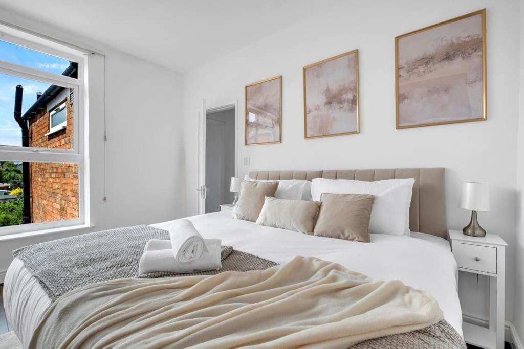 Holiday home Cozy Nook-hot Tub, Sleeps 8, Free Parking, Netflix *