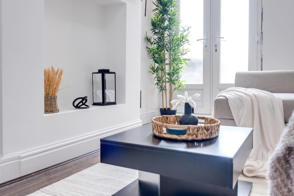 Cozy Nook-hot Tub, Sleeps 8, Free Parking, Netflix Holiday home
