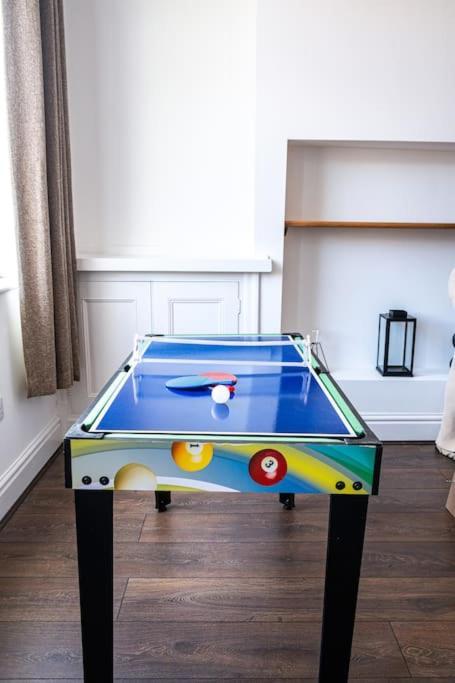 Cozy Nook-hot Tub, Sleeps 8, Free Parking, Netflix Leicester