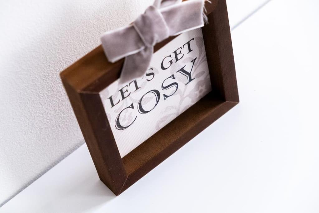 Cozy Nook-hot Tub, Sleeps 8, Free Parking, Netflix