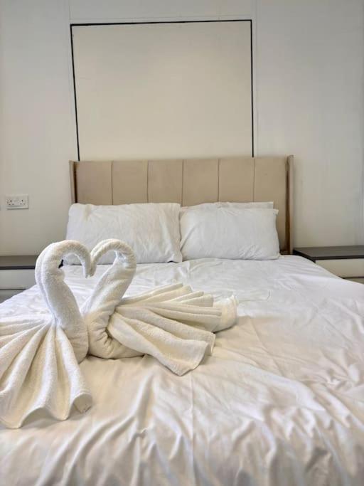 1 Bedroom Apartment *