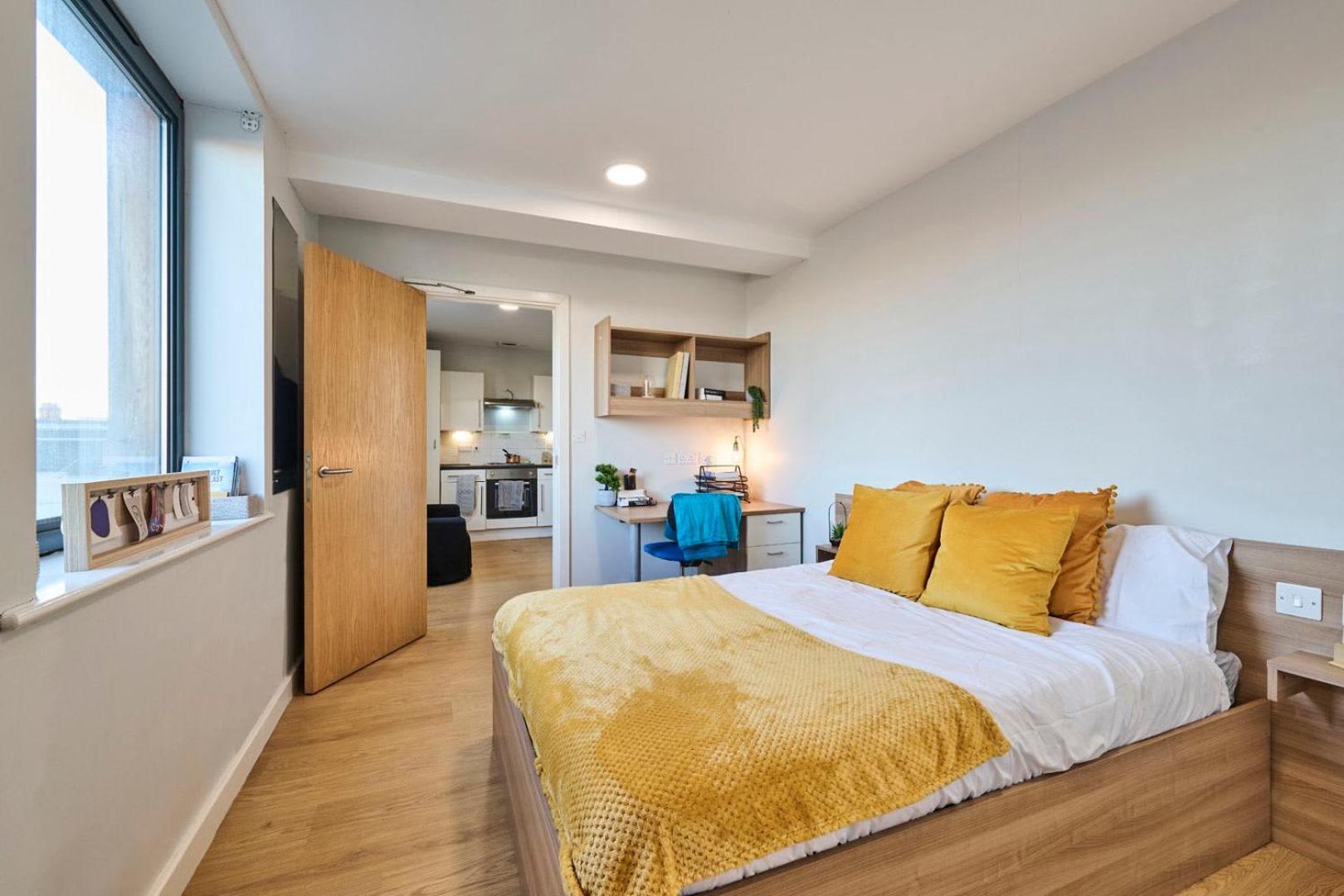 For Students Only Fully-furnished At The Summit In