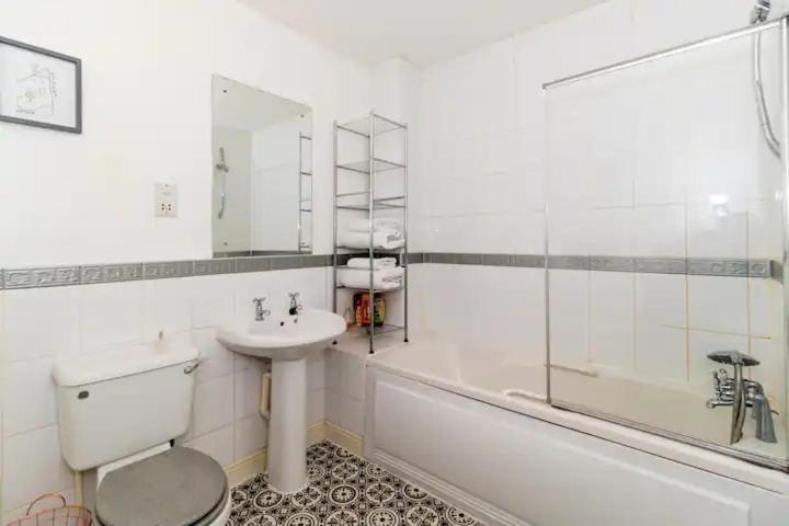 Spacious With River Views And 5 Min Walk To Center * Leicester