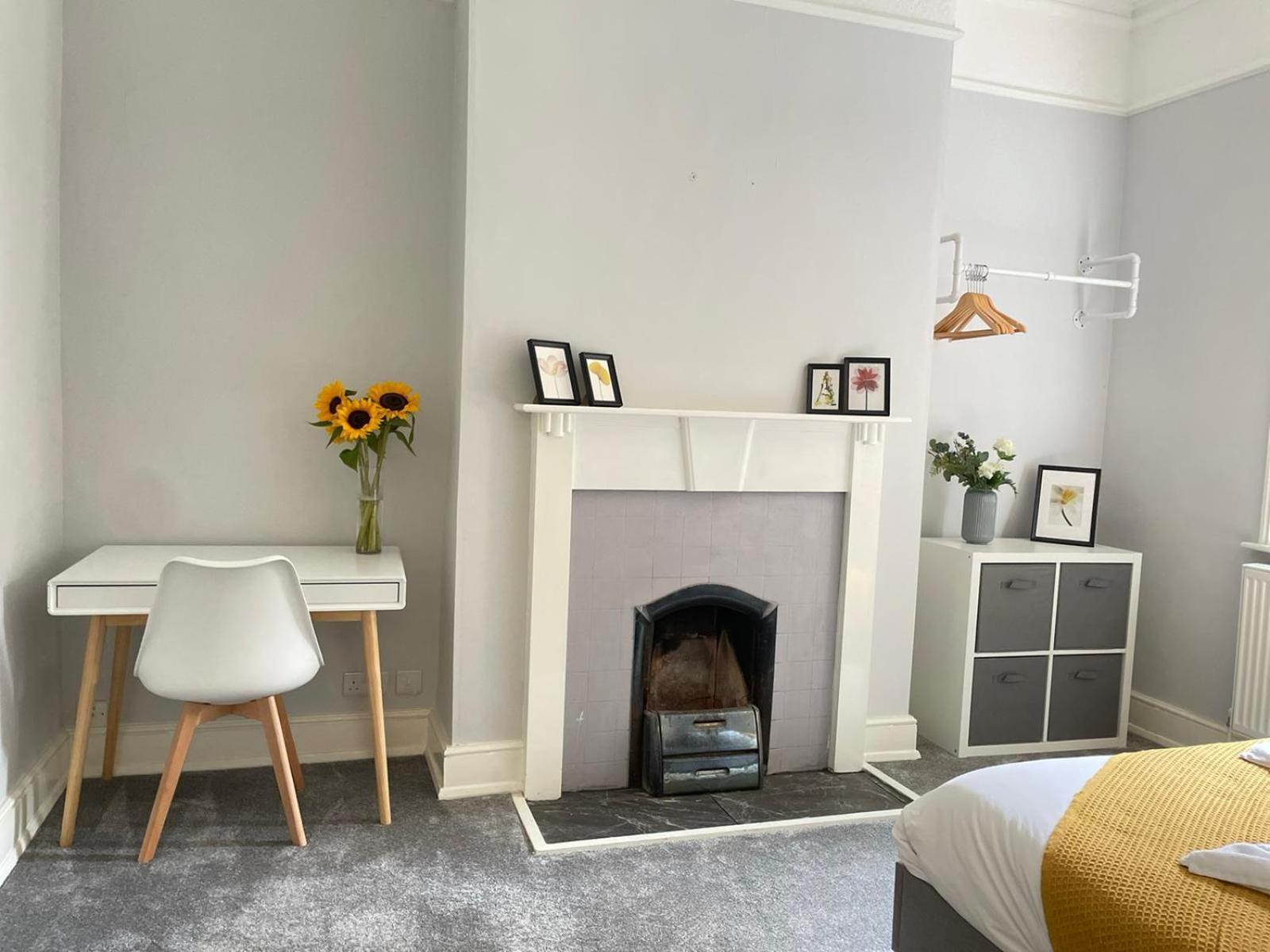 Holiday home Spacious Victorian For 10 Across Royal Infirmary With Free Parking