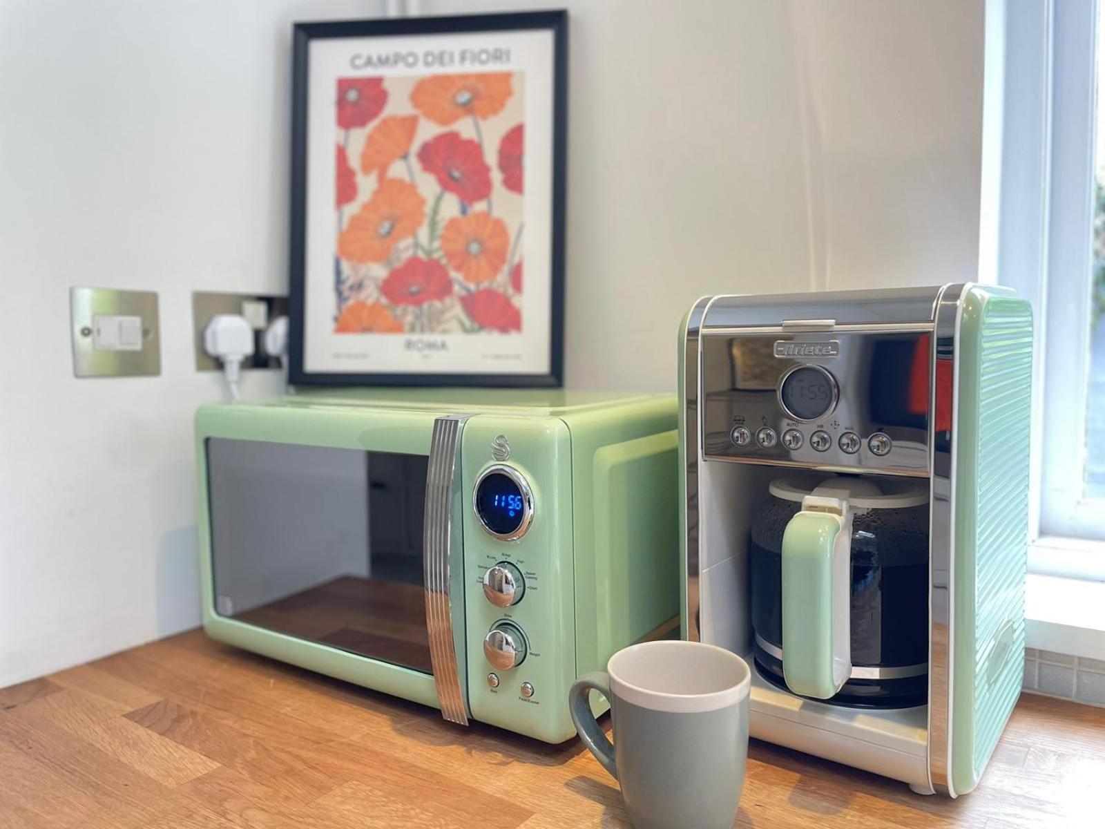 Spacious Victorian For 10 Across Royal Infirmary With Free Parking Holiday home Leicester