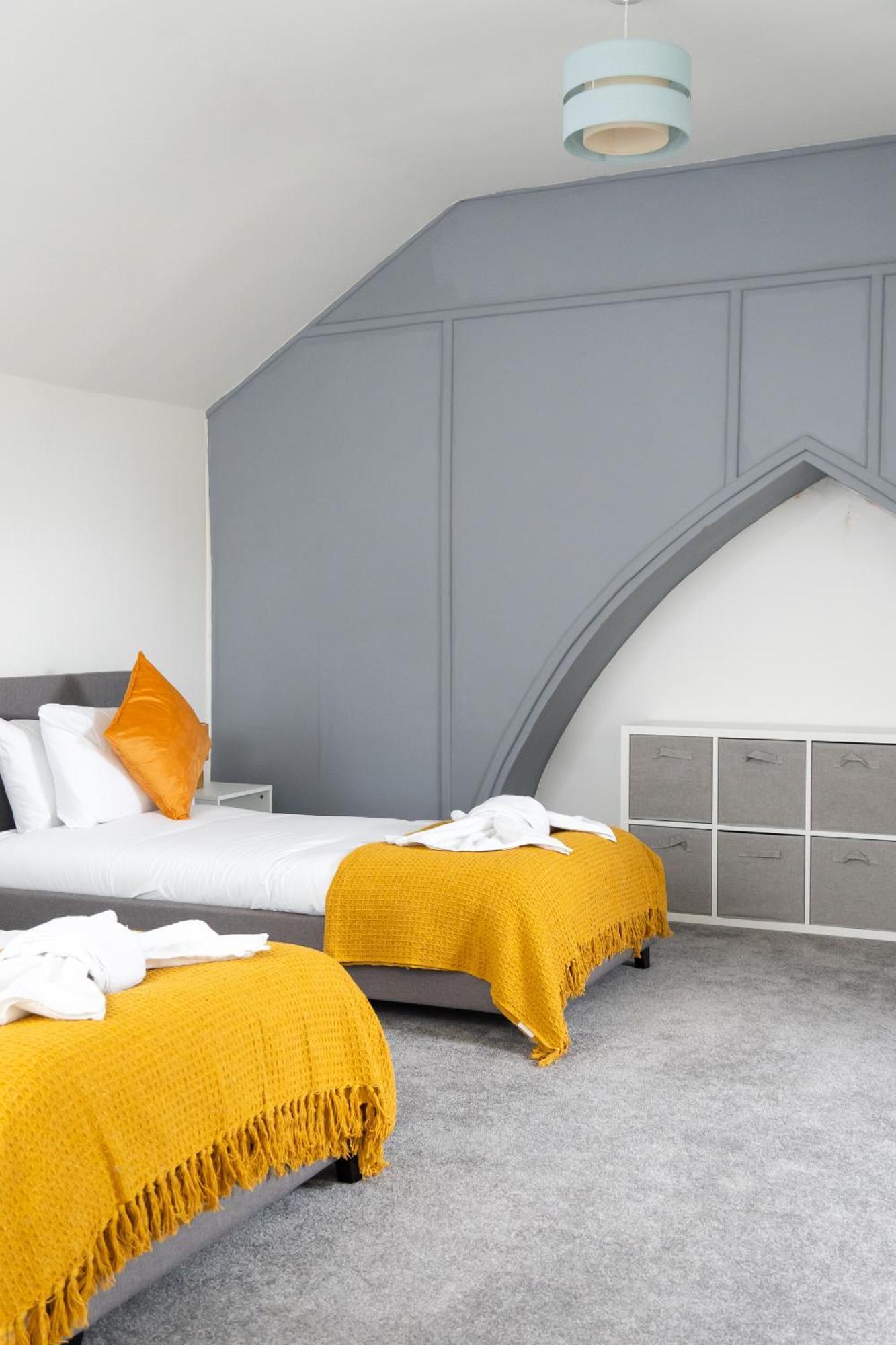 Holiday home Spacious Victorian For 10 Across Royal Infirmary With Free Parking *
