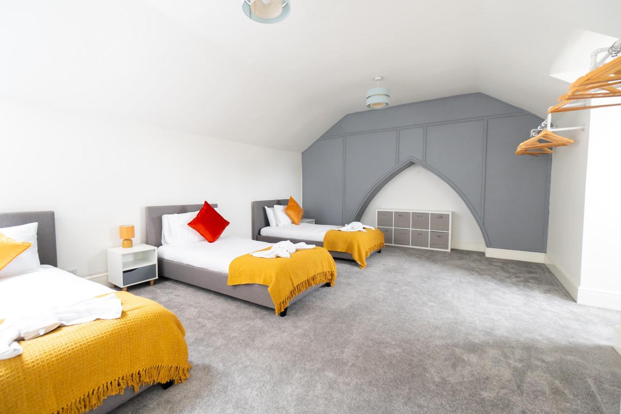Holiday home Spacious Victorian For 10 Across Royal Infirmary With Free Parking *