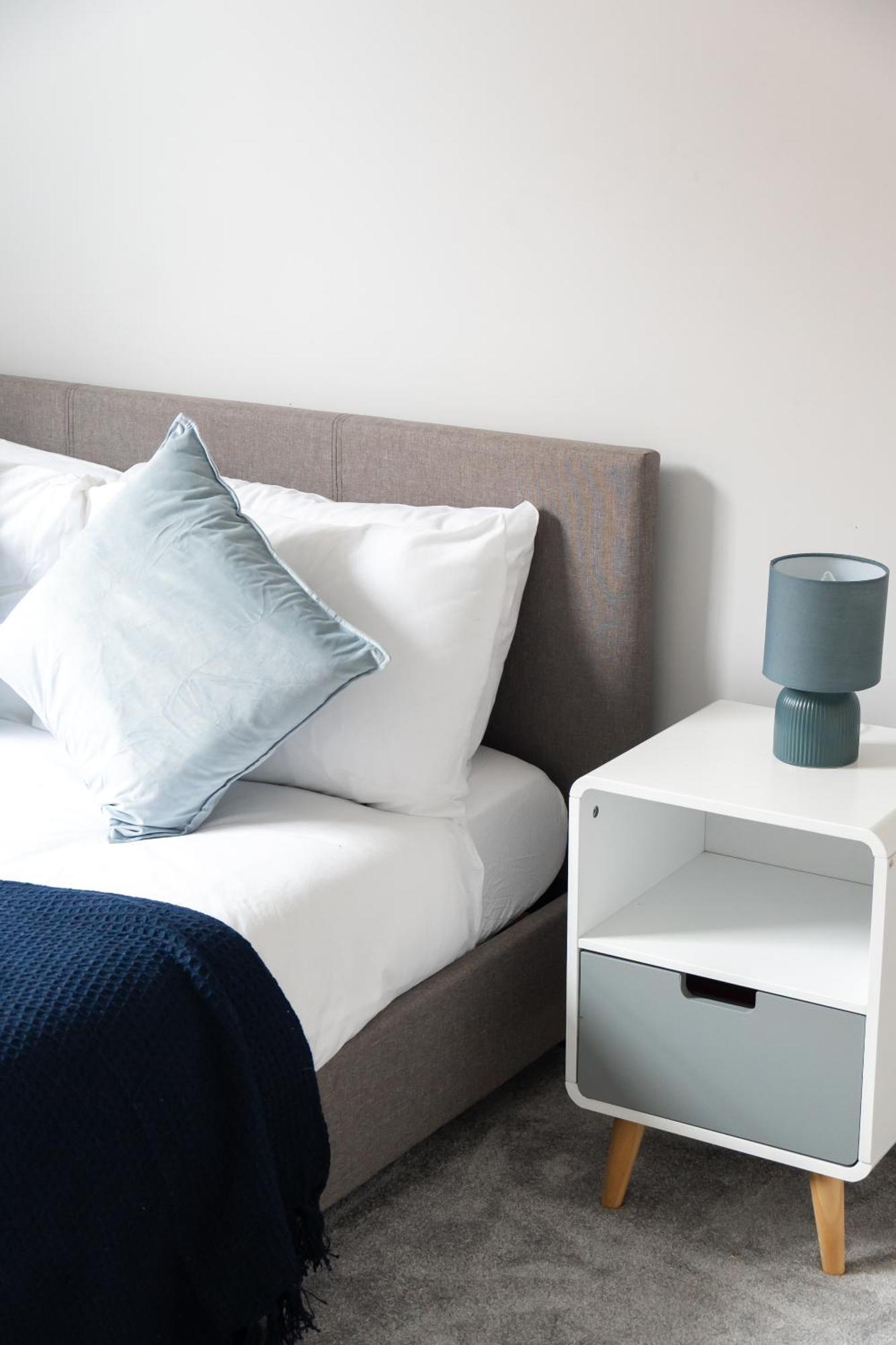 Spacious Victorian For 10 Across Royal Infirmary With Free Parking Holiday home