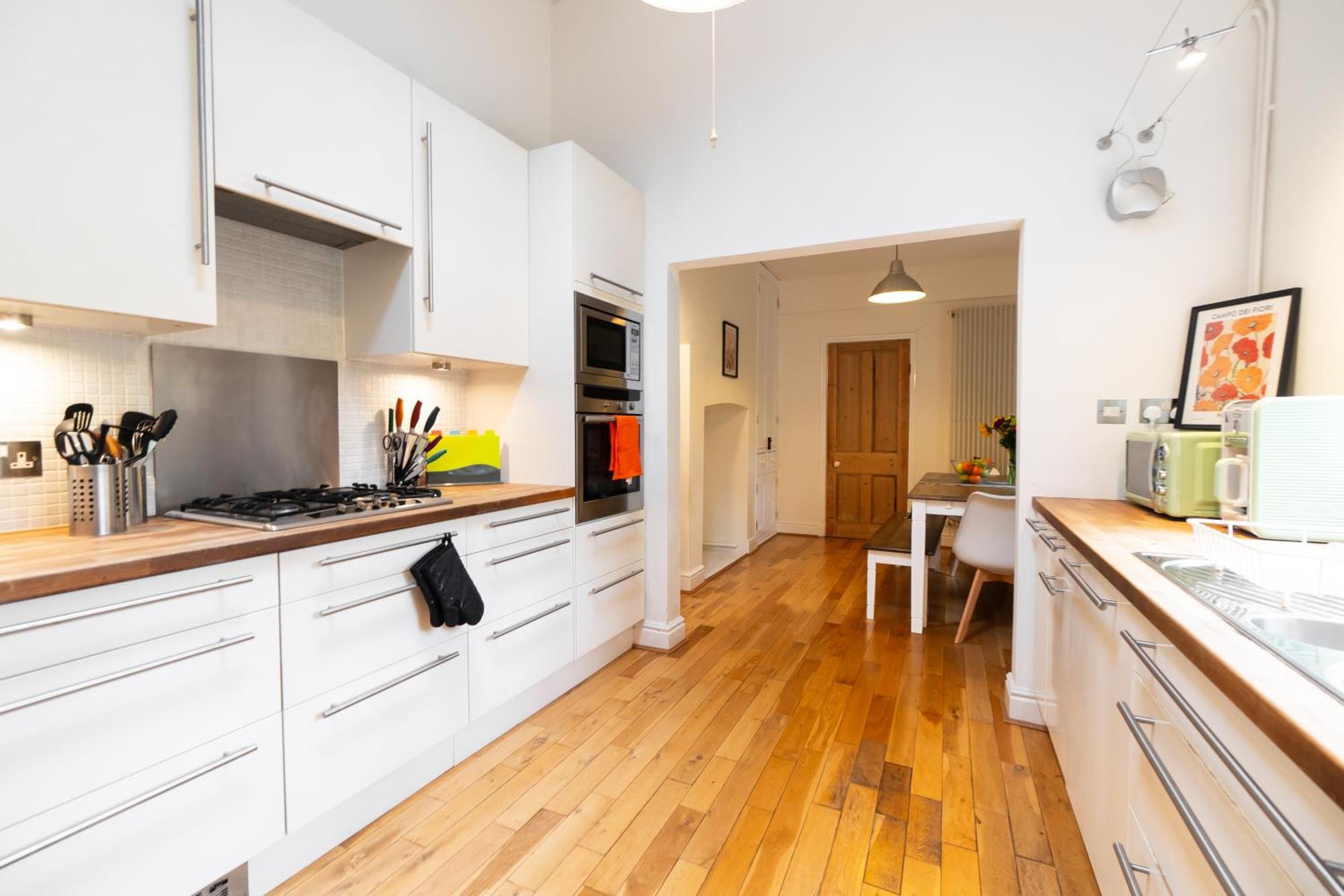 Holiday home Spacious Victorian For 10 Across Royal Infirmary With Free Parking