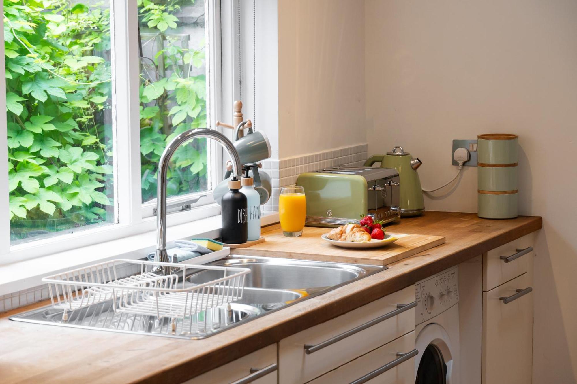 Spacious Victorian For 10 Across Royal Infirmary With Free Parking * Leicester