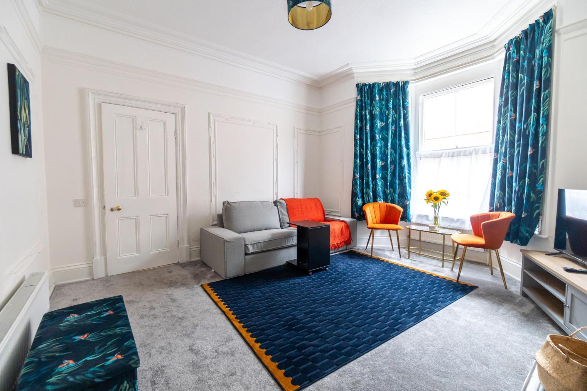 Holiday home Spacious Victorian For 10 Across Royal Infirmary With Free Parking