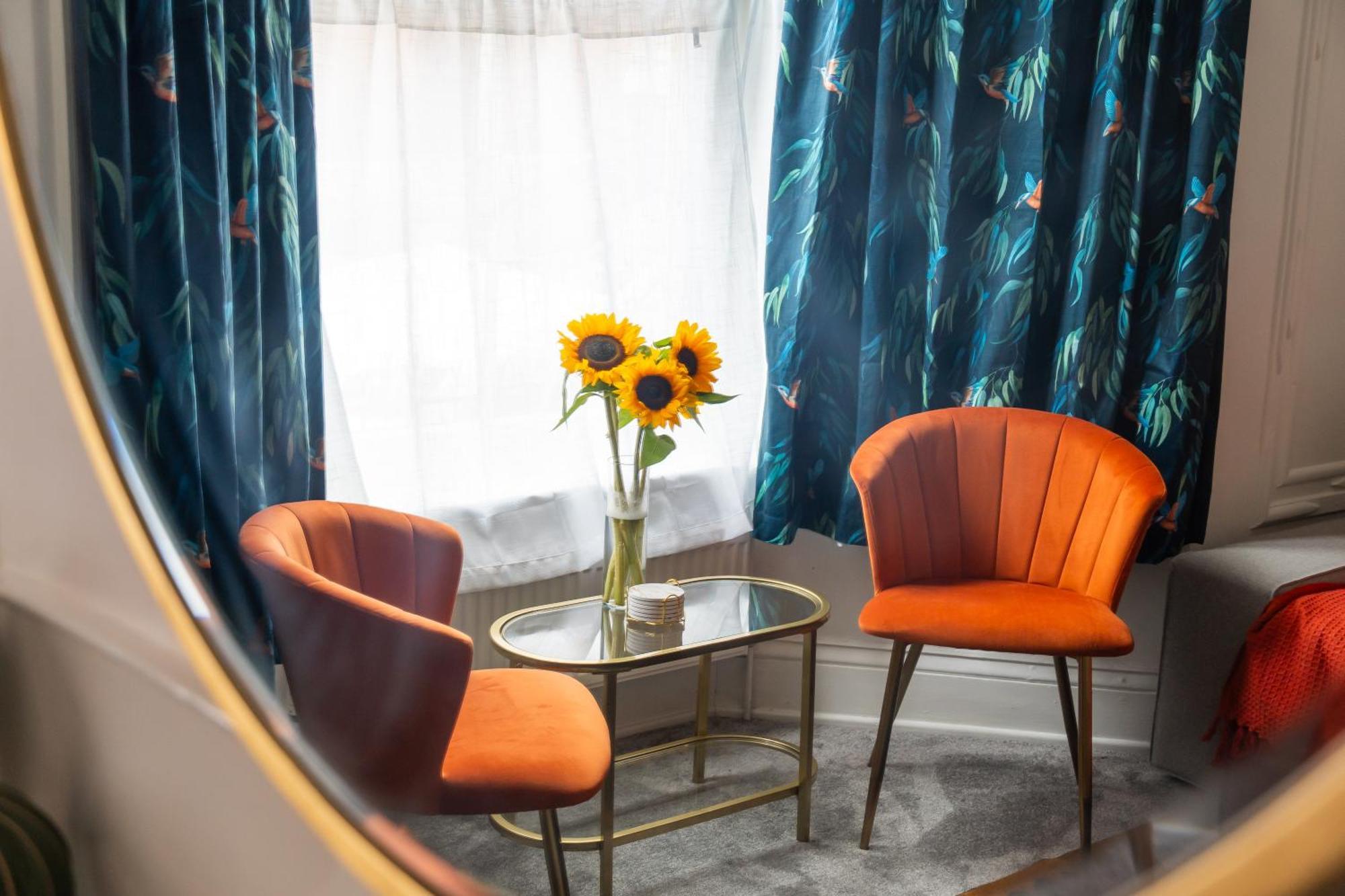 Spacious Victorian For 10 Across Royal Infirmary With Free Parking Holiday home