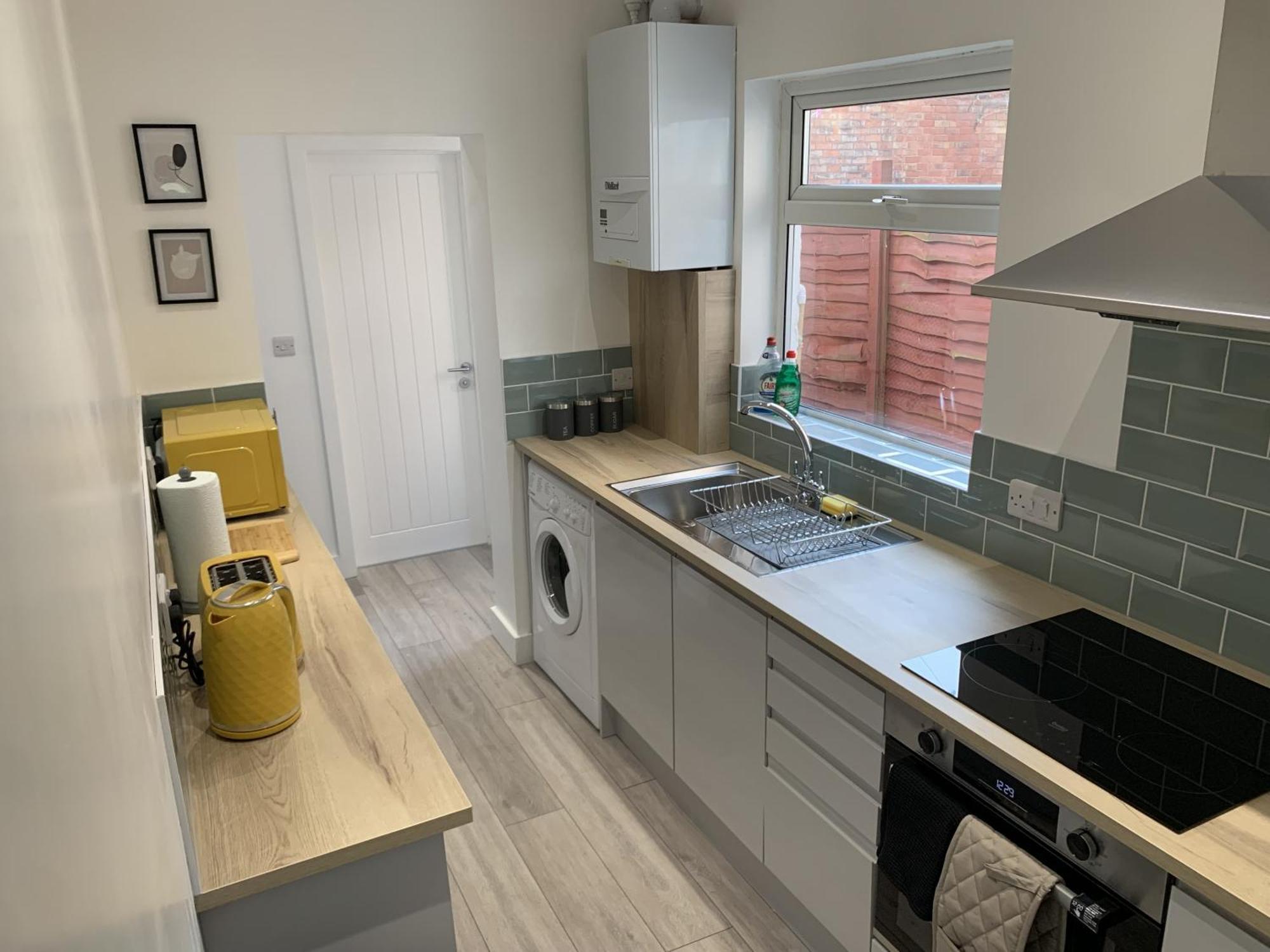 The Hughenden Townhouse / Free Parking / Wifi