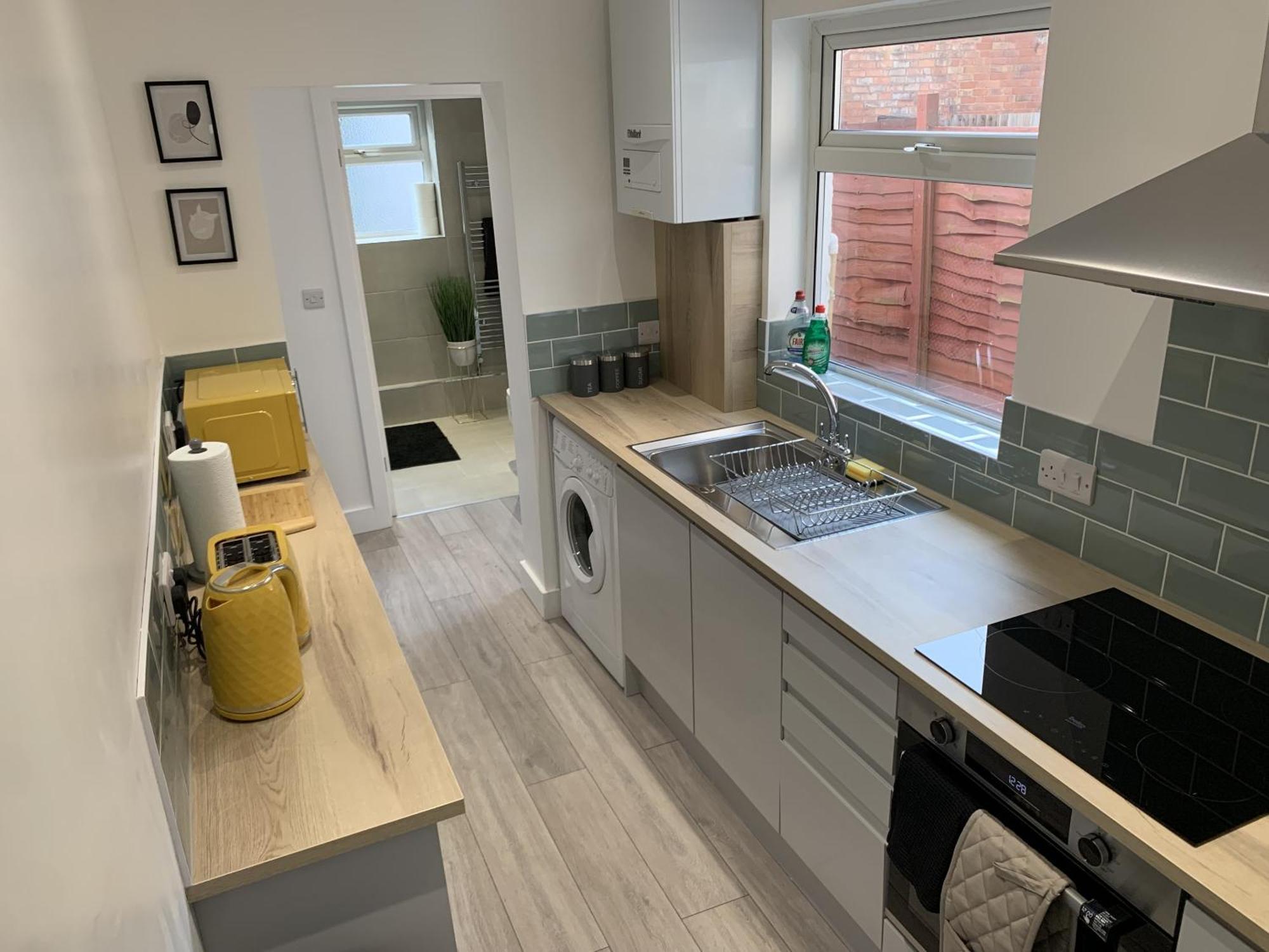 The Hughenden Townhouse / Free Parking / Wifi Apartment *