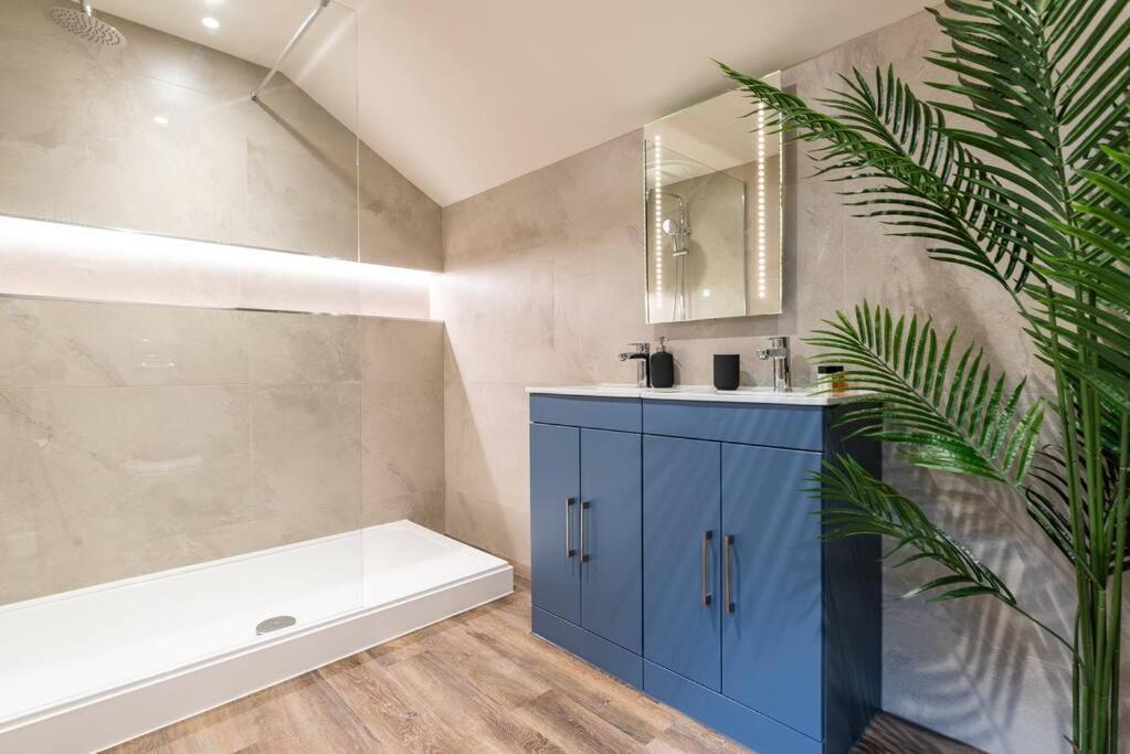 Majestic Apartment *