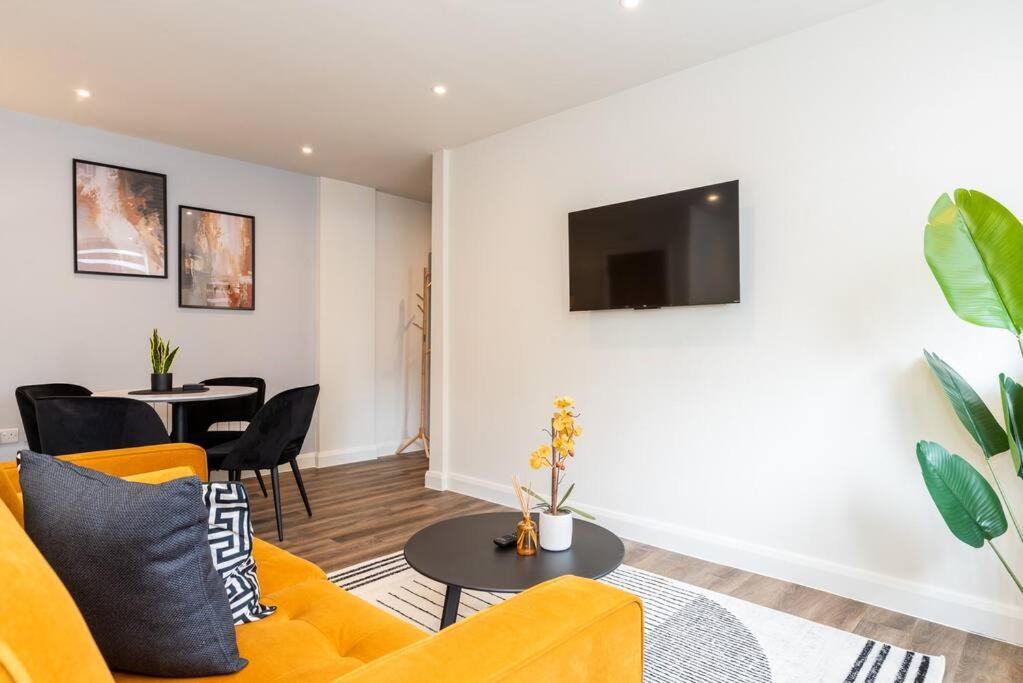 Aurum - Stylish 1-bed 6
