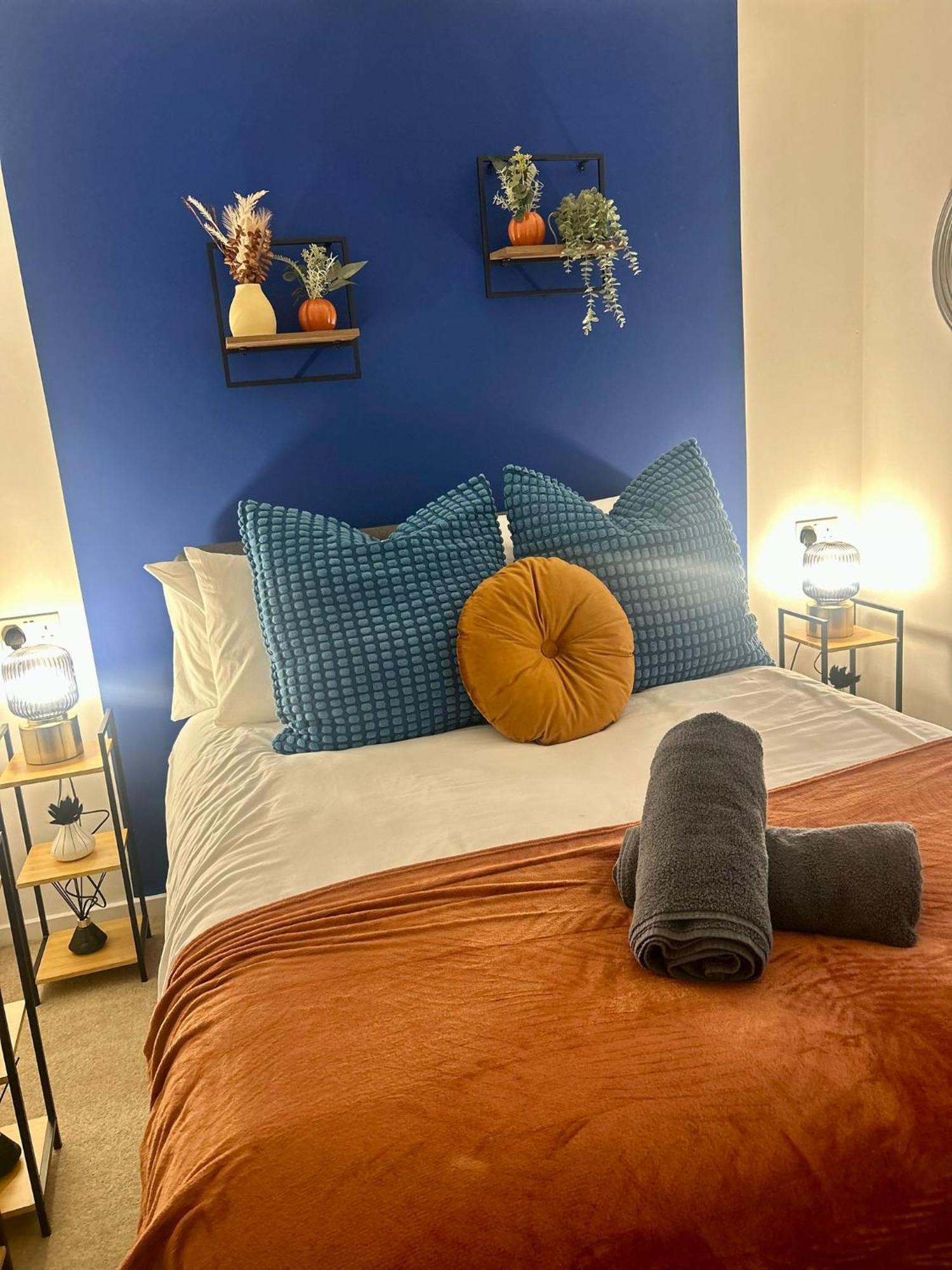 2 Bed House, Dmu, Exclusive Area, Location *