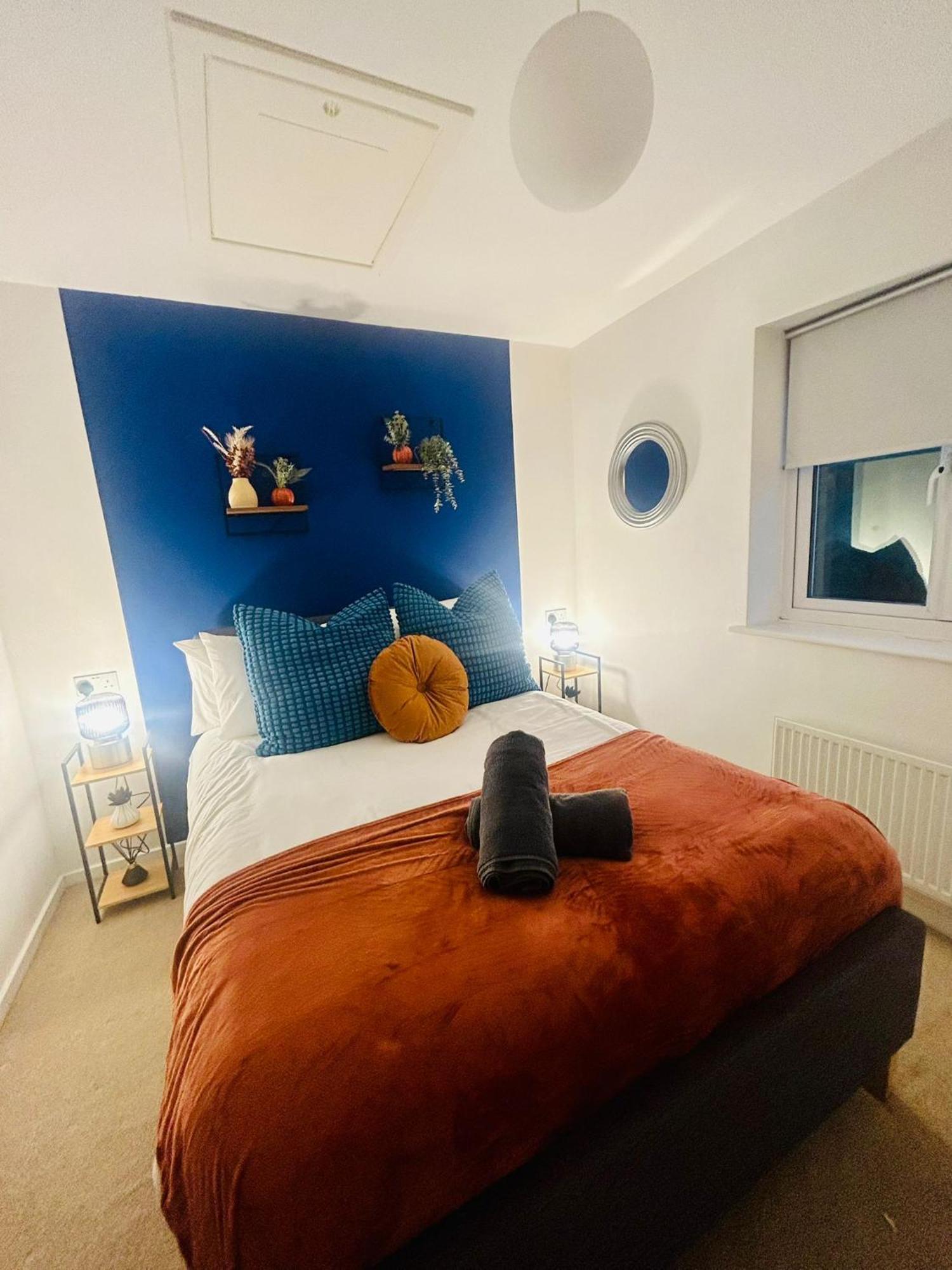 2 Bed House, Dmu, Exclusive Area, Location