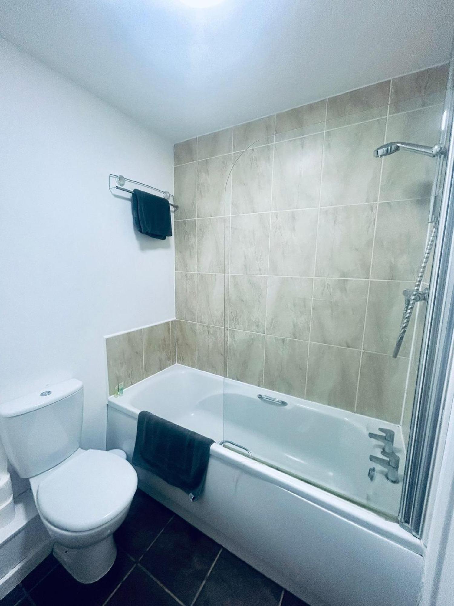 2 Bed House, Dmu, Exclusive Area, Location Holiday home *