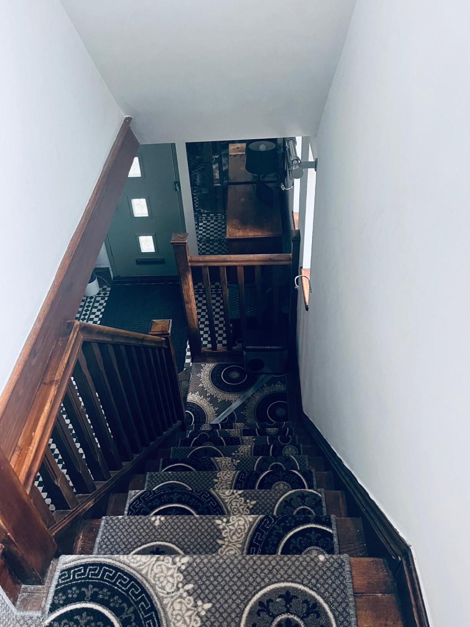 Sanhoteliers 2 Single Free Parking Coffee And Tea Homestay