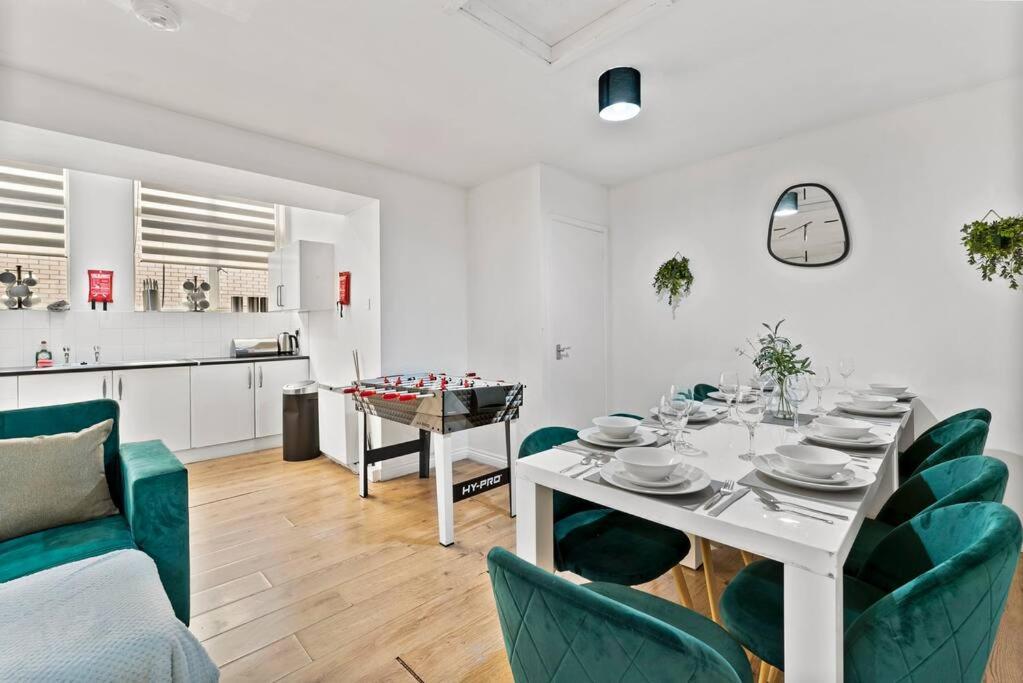 Large Apartment *