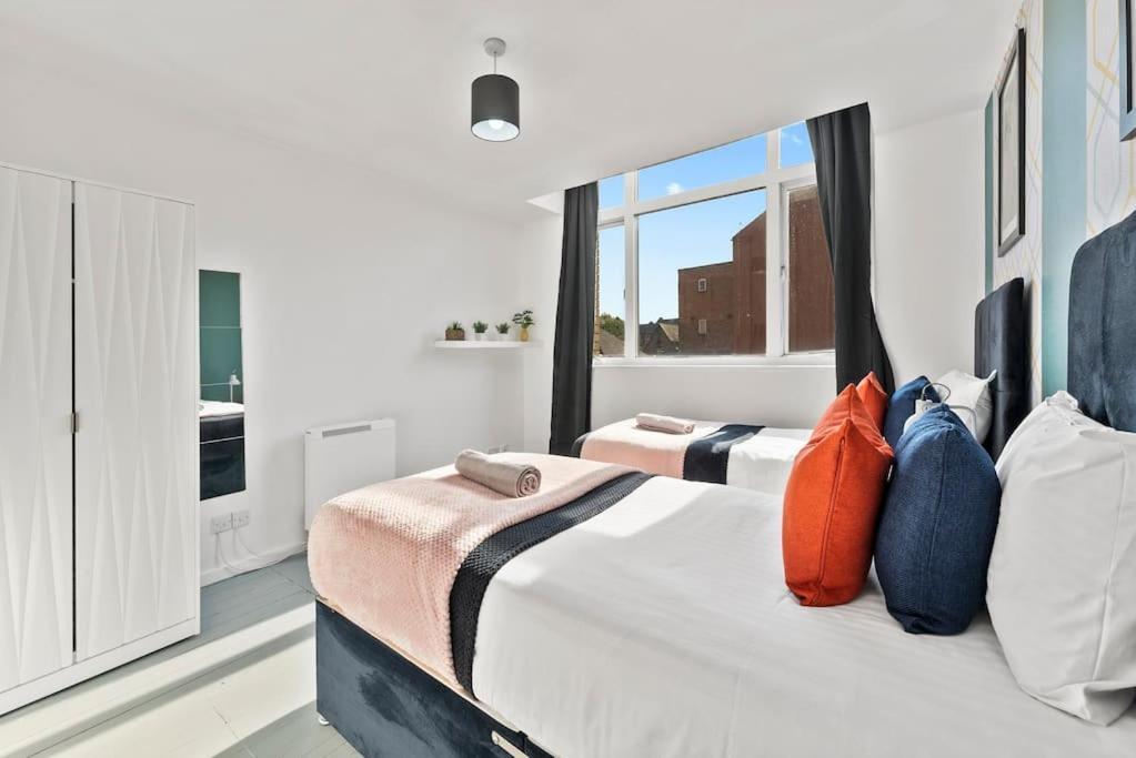 Large Apartment Leicester