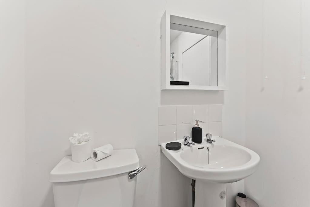 Large Apartment *