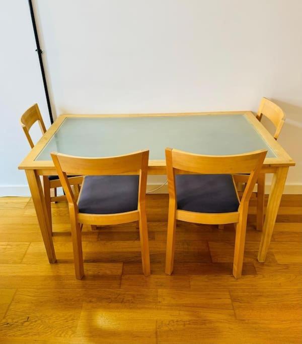 Centre Location Spacious Manhattan Style Flat Apartment