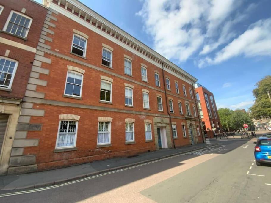 Centre Location Spacious Manhattan Style Flat Apartment Leicester