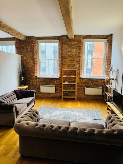 Centre Location Spacious Manhattan Style Flat Apartment Leicester