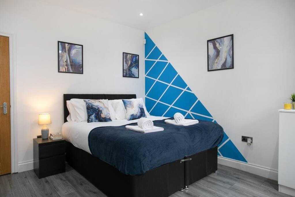 Contractors Wifi Freeparking Smarttv Holiday home Leicester