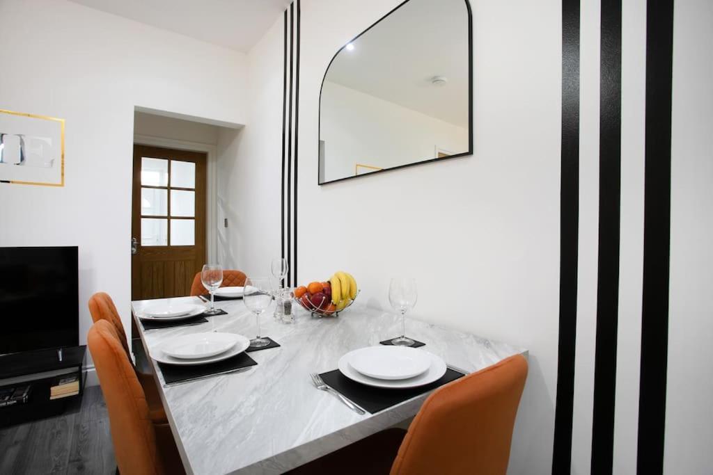 Contractors Wifi Freeparking Smarttv Holiday home *