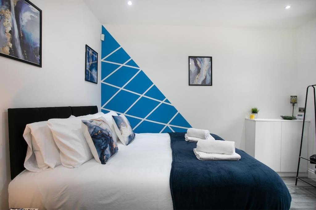 Contractors Wifi Freeparking Smarttv Holiday home Leicester