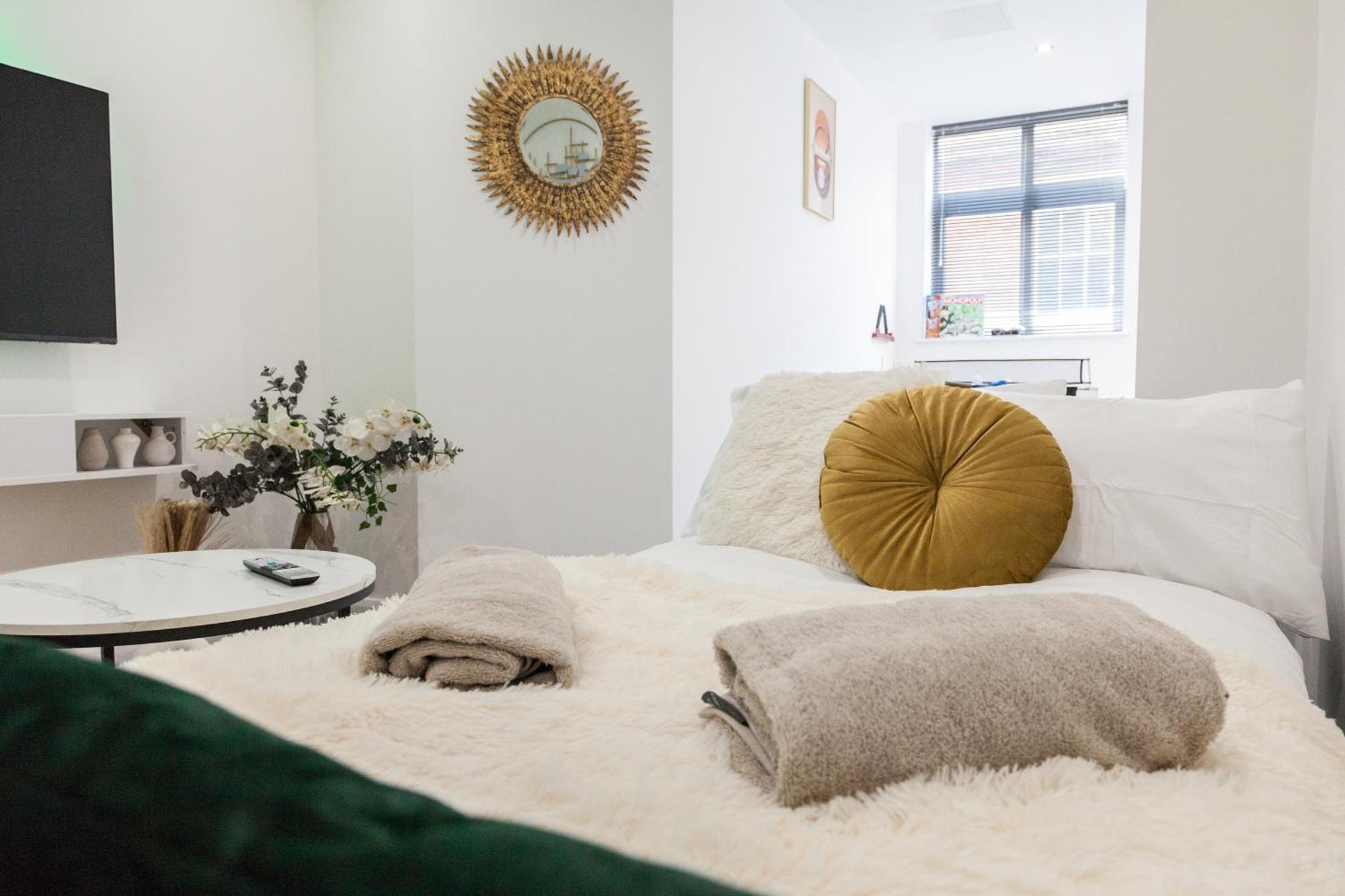 Opulent - 1 Bedroom Centre Apartment *
