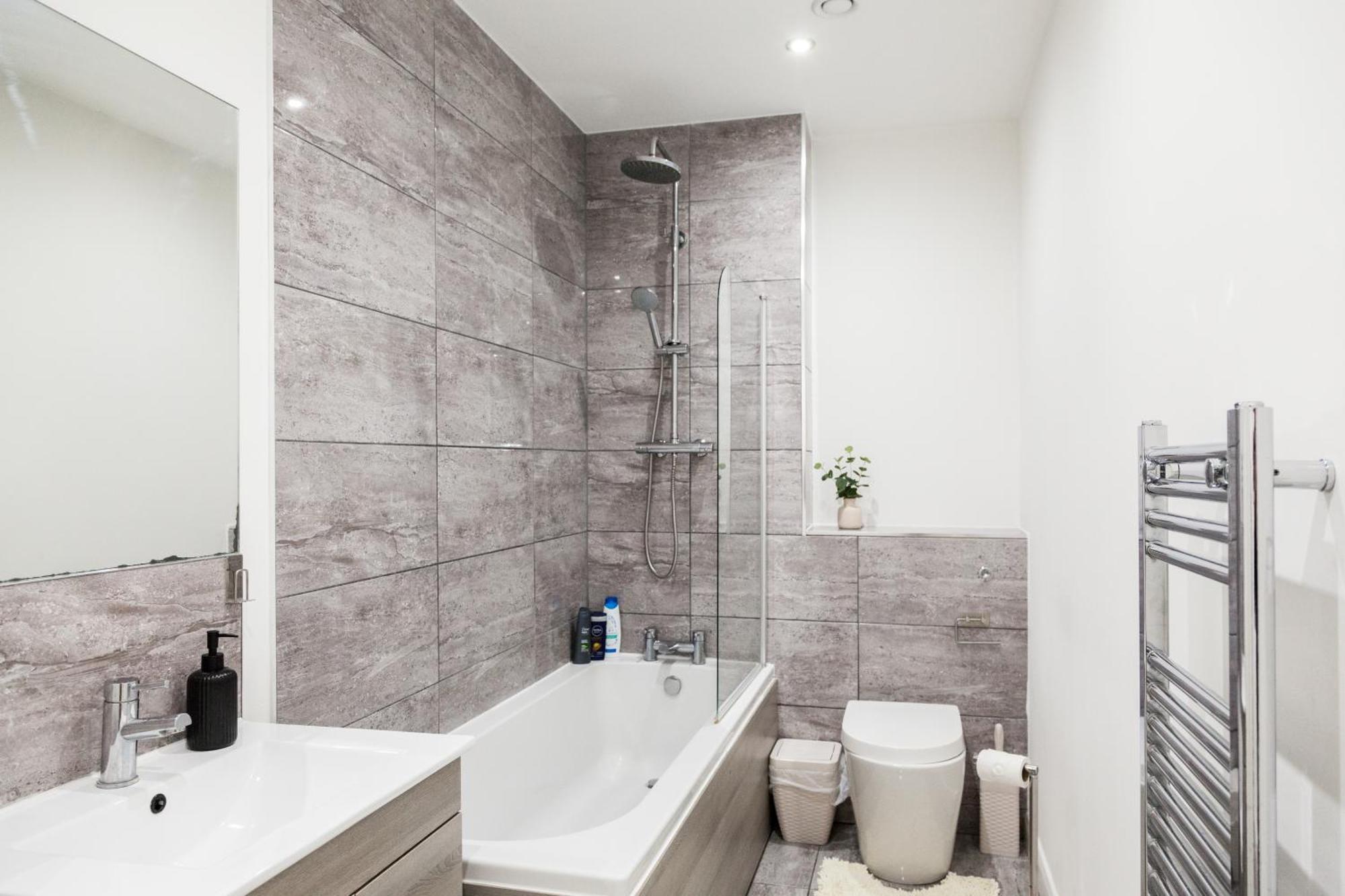 Opulent - 1 Bedroom Centre