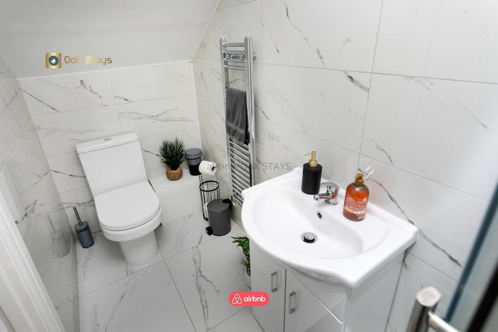 Last-minute Specials L 2 Bedroom Modern For 6 Guests In Centre With Free Parking By Oak Short Lets & Serviced Accommodatins Apartment Leicester