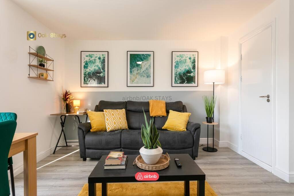 Apartment Last-minute Specials L 2 Bedroom Modern For 6 Guests In Centre With Free Parking By Oak Short Lets & Serviced Accommodatins