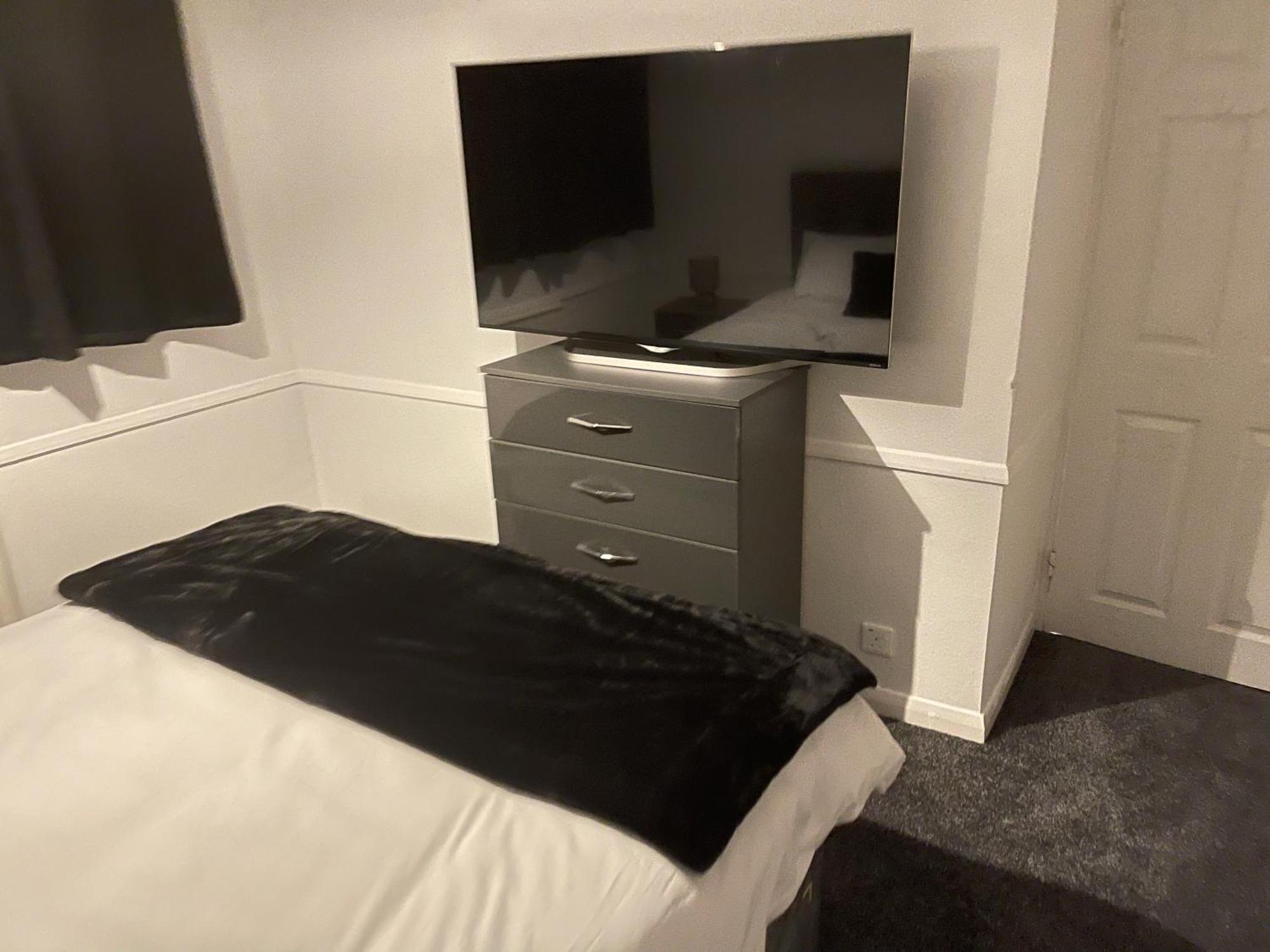 Hometel Digs Large Detached Spacious Comfy Villa Leicester