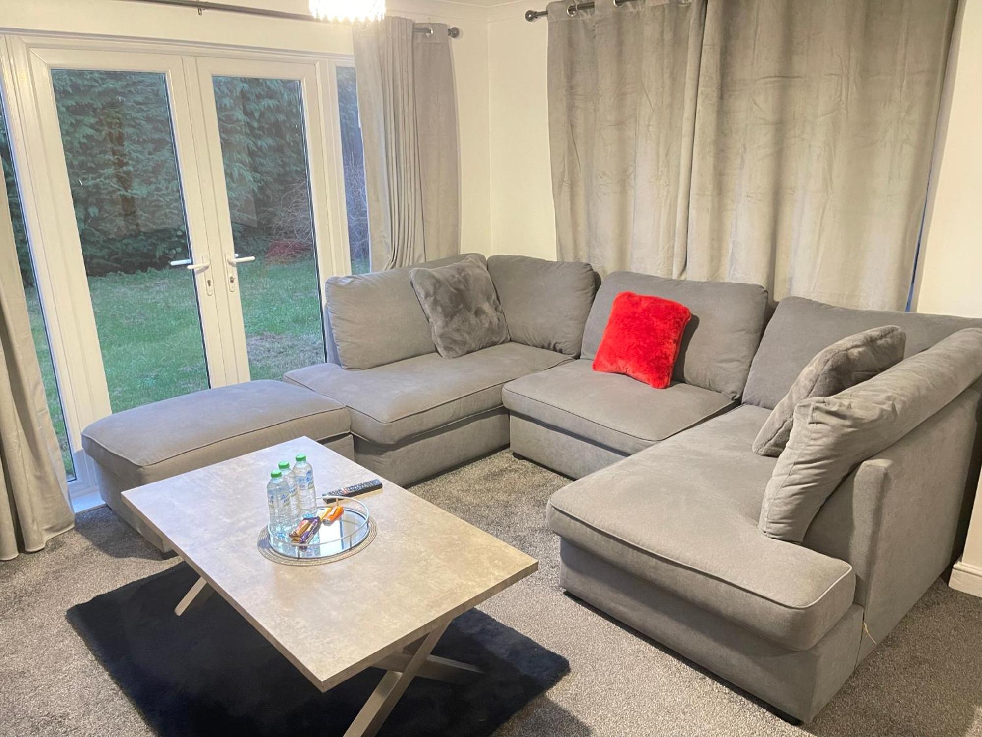 Hometel Digs Large Detached Spacious Comfy Villa Leicester