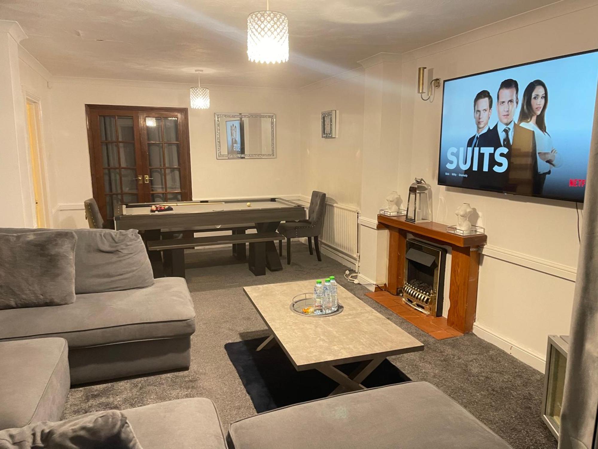 Hometel Digs Large Detached Spacious Comfy Leicester