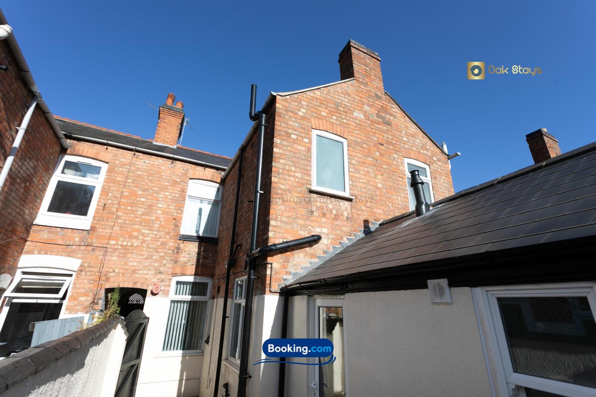 30nights Special L 3 Bedroom Modern For 6 Guests In Centre With Free Parking By Oak Short Lets & Serviced Accommodatins