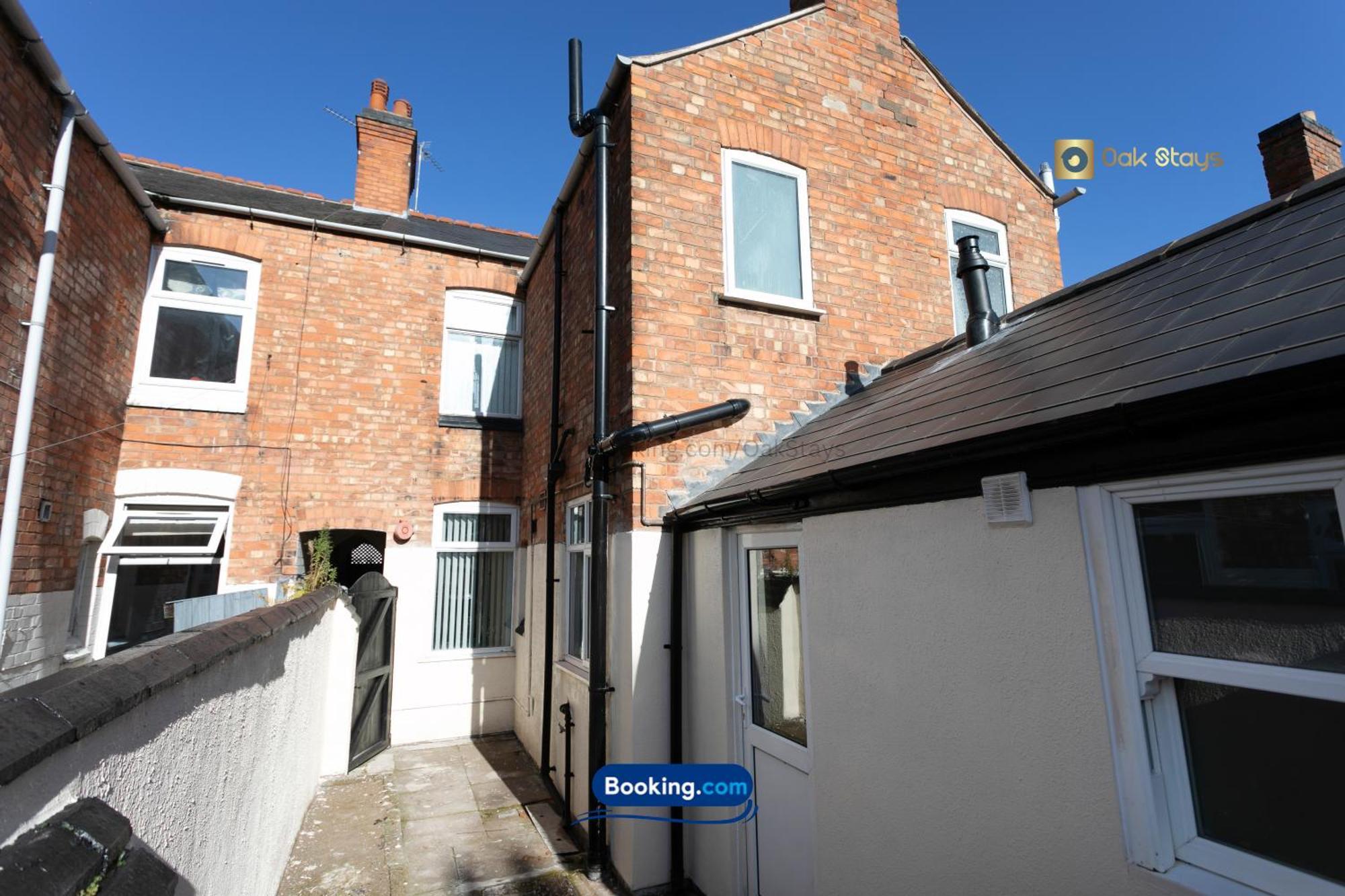 30nights Special L 3 Bedroom Modern For 6 Guests In Centre With Free Parking By Oak Short Lets & Serviced Accommodatins Apartment