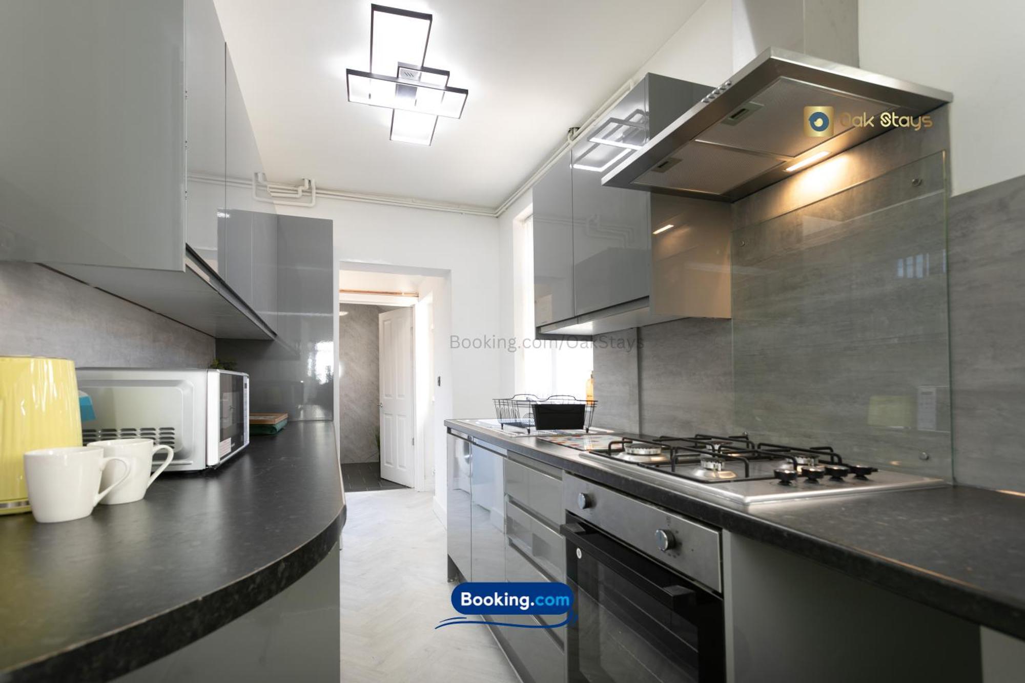 30nights Special L 3 Bedroom Modern For 6 Guests In Centre With Free Parking By Oak Short Lets & Serviced Accommodatins * Leicester